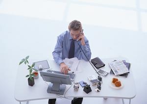 「電子カルテ導入のポイントと成功事例：業務効率化を実現するための完全ガイド」